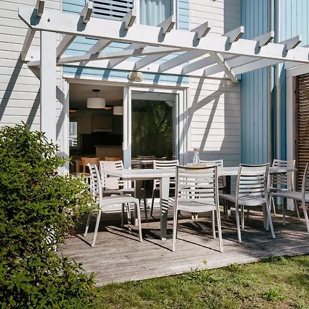 Aparthotel Pierre & Le Domaine Du Bois De La Gree 3*