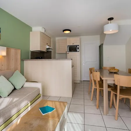 Pierre & Le Domaine Du Bois De La Gree Hotel apartamentowy 3*