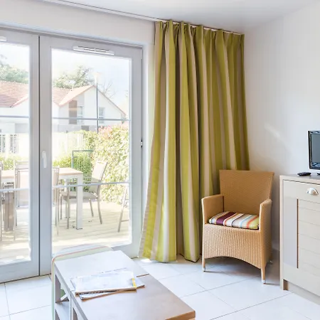 Pierre & Le Domaine Du Bois De La Gree Hotel apartamentowy 3*