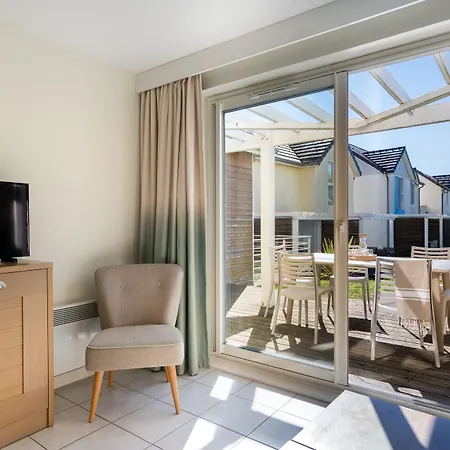 Pierre & Le Domaine Du Bois De La Gree