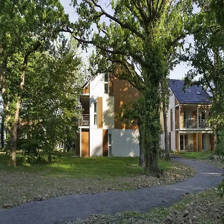 Pierre & Le Domaine Du Bois De La Gree 3*