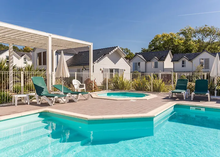 Pierre & Le Domaine Du Bois De La Gree Aparthotel