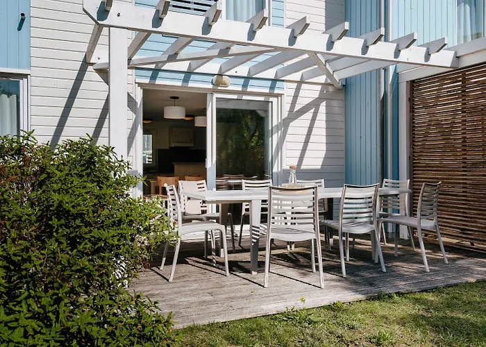 Pierre & Le Domaine Du Bois De La Gree Aparthotel 3*