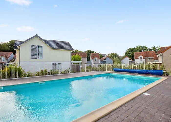 Pierre & Le Domaine Du Bois De La Gree Aparthotel 3*